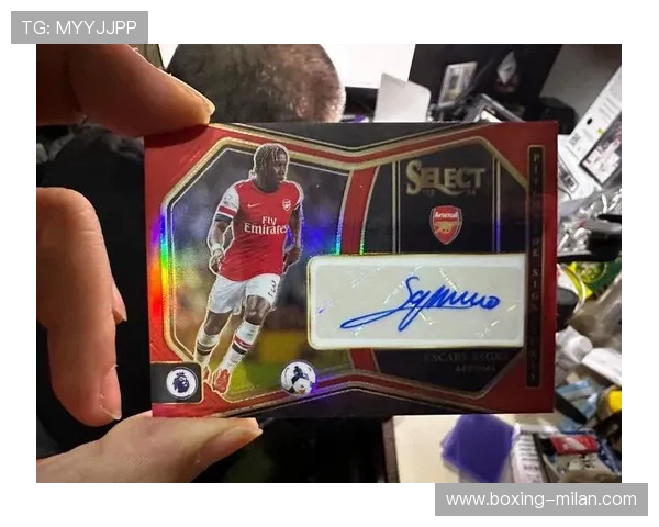 限量版足球帕尼尼C罗签名球星卡珍藏版引爆市场收藏热潮